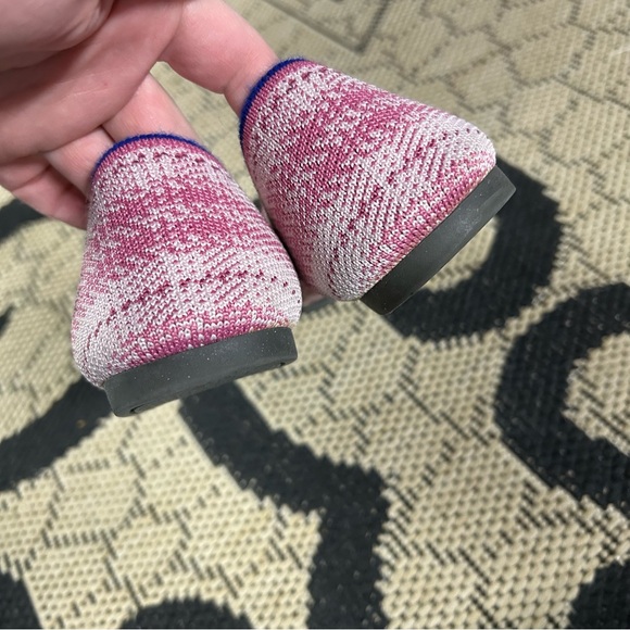Pink patterned Rothys point 8.5 - Picture 3 of 5